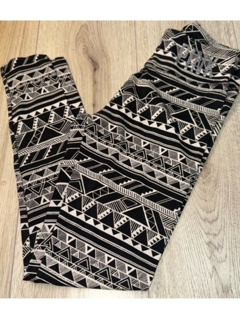 Victoria’s Secret pink yoga pants Black and White Leggings tights